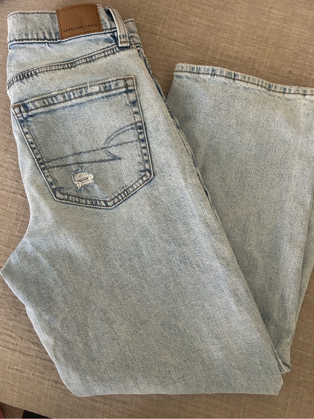 American Eagle Outfitters Light Wash Women’s Straight Leg Jeans